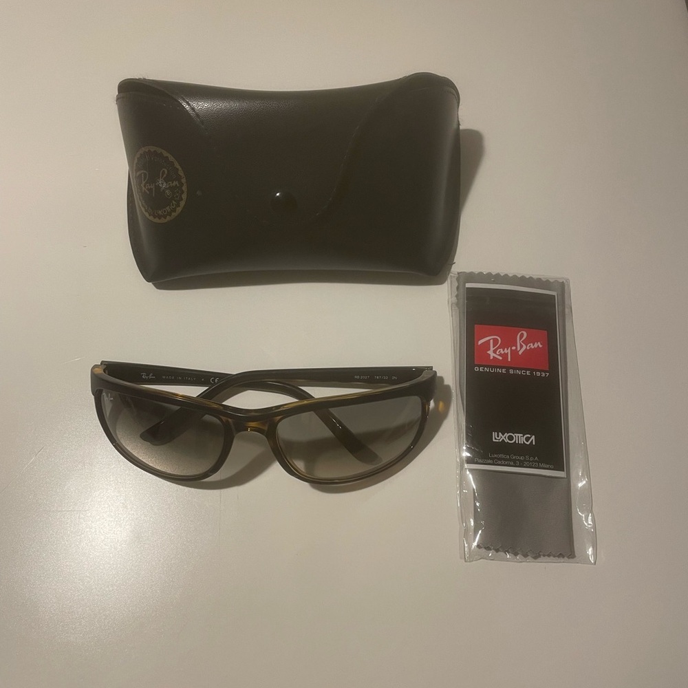 Ray-Ban RB2027 787/32 Predator 2 Sunglasses - Tortoise/Graduated Crystal Grey